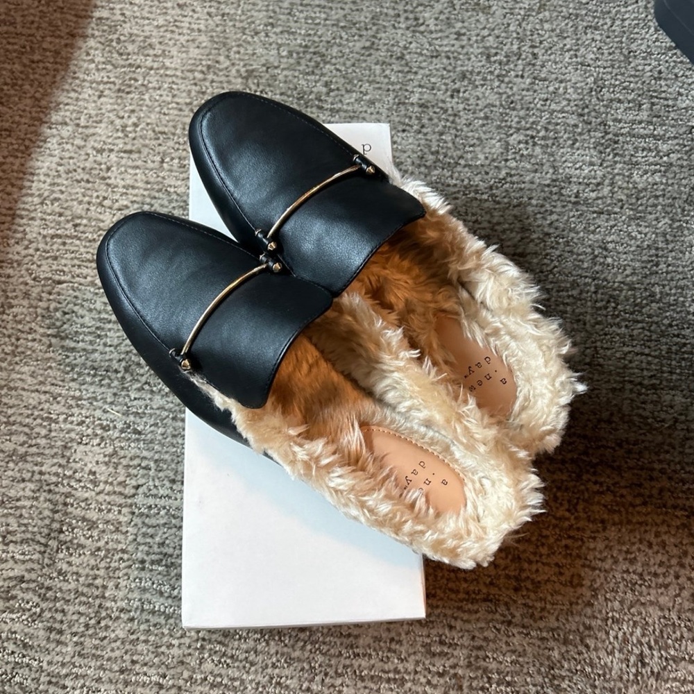 A NEW DAY Black Fur-Lined Loafers mules flats Black 10